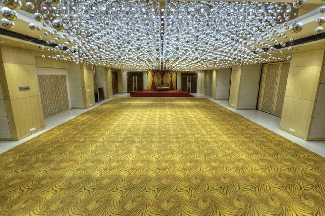 Hotel Delite Grand Фарідабад Екстер'єр фото