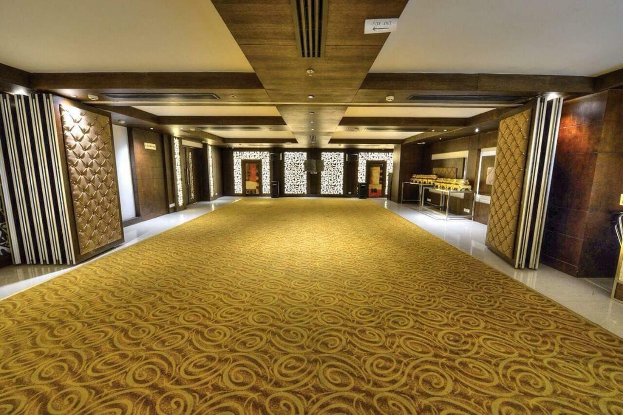 Hotel Delite Grand Фарідабад Екстер'єр фото