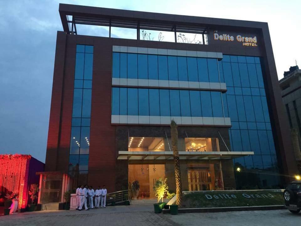 Hotel Delite Grand Фарідабад Екстер'єр фото
